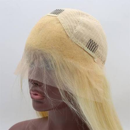 BLONDE !